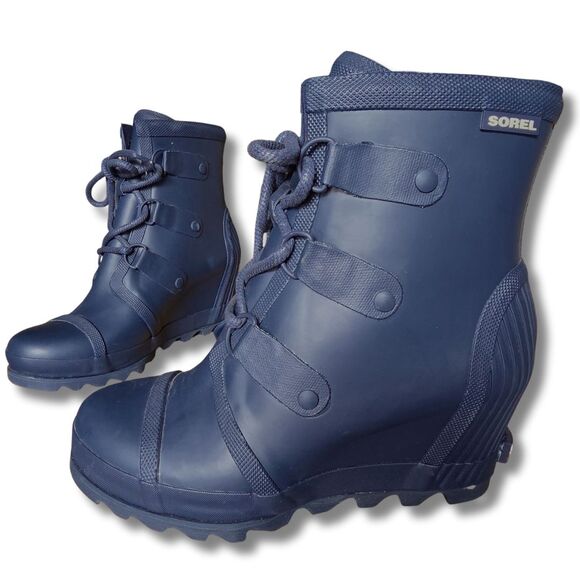 NWOT SOREL Joan Rain Ankle Wedge Boot Navy Blue Rubber Waterproof Women's Size 9 - Picture 1 of 16